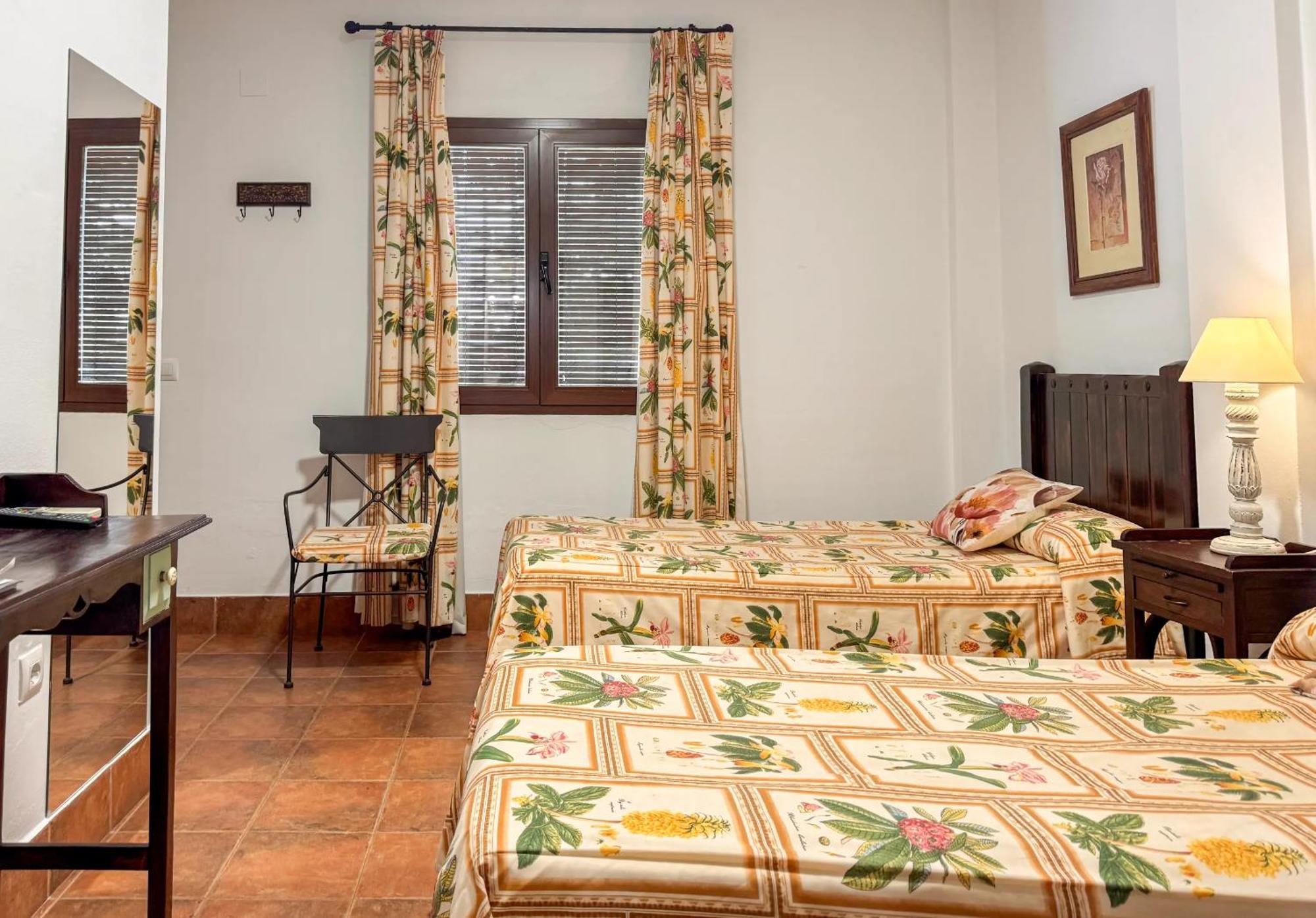 Valsequillo Hotel Lepe